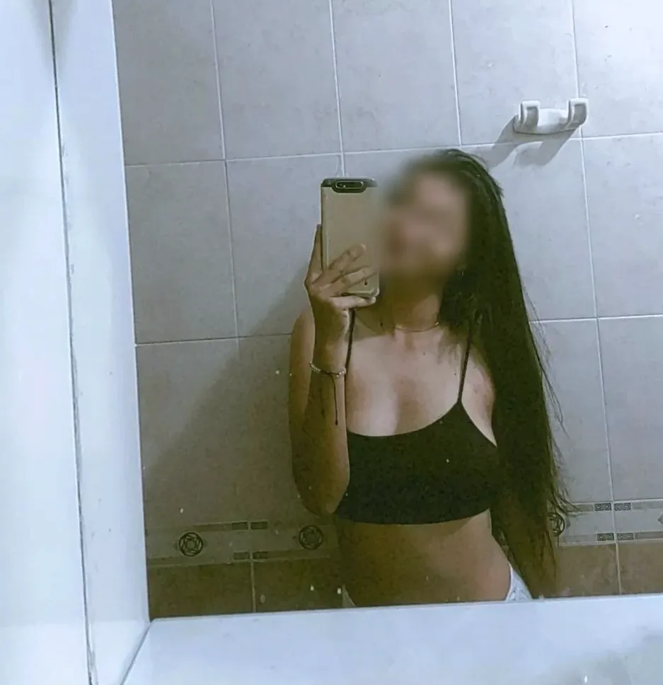 Anna, 22