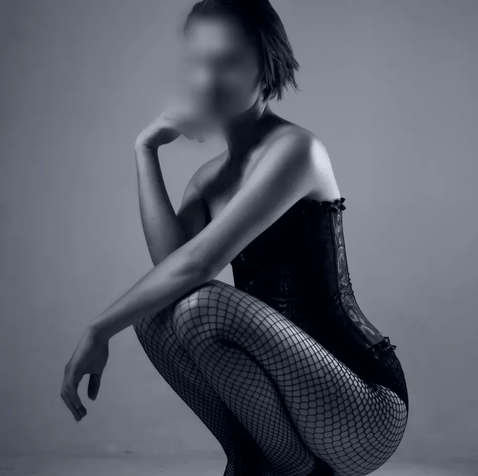 Yasmin, 20